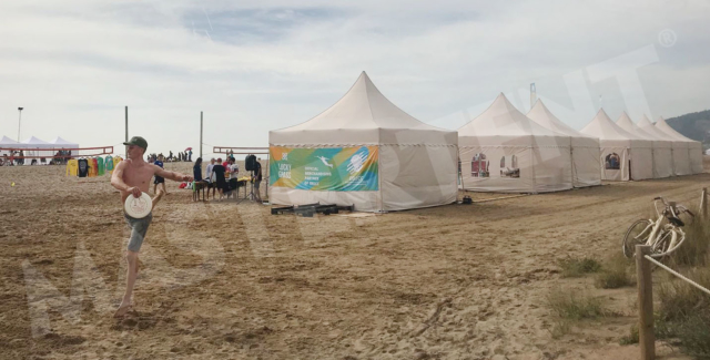 MT S1 5x5m beige montaje playa Castelldefels EBUCC 2018